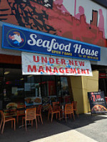 Seafood House inside