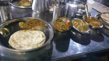 Shri Atithi Dhaba food