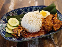 Nasi Lemak Berlauk Jalan Masuk Taman Kandiah food