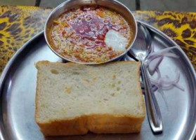 Phadatare Misal Kendra food