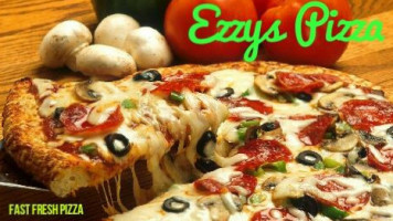 Ezzy's Pizza food