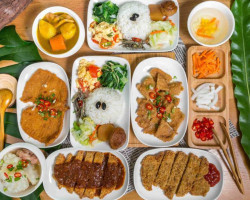 Yī Rì Sān Shǒu Zuò Biàn Dāng food
