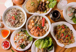 Xiǎo Xī Gòng Měi Shì Yuè Nán Hé Fěn food