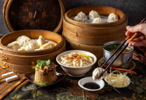 Tāng Bāo Pái Gǔ Sū food