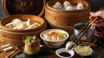 Tāng Bāo Pái Gǔ Sū food