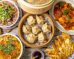 Lóng Chāng Xiǎo Guǎn food