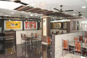 Rhr Hotels (l&t Bypass Road) food