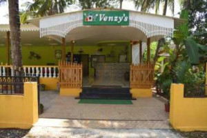 Venzy's Multicuisine Restaurant Bar outside