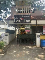 Cafe Lazy Lad outside