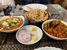 Amritsariyat food