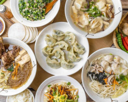 Xiǎo Qīng Dǎo Shǒu Gōng Shuǐ Jiǎo food