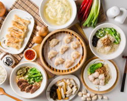 Zhōu Jì Jiǎo Zi Zhuān Mài Diàn food