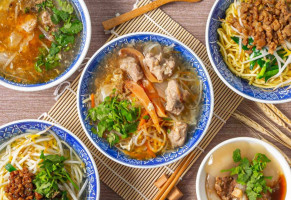 Féng Jiǎ Ròu Yuán food