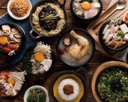 Běi Cūn Dòu Fǔ Jiā Táo Yuán Tǒng Lǐng Guǎng Chǎng Diàn food
