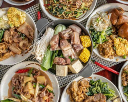 Huáng Pǐn Zhū Jiǎo Fàn Gāng Shān Yáng Ròu Lú food