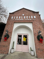 Revolucion Coffee And Juice outside