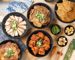 Ròu Ròu Kòng Jǐng Fàn Dà Qiáo Diàn food