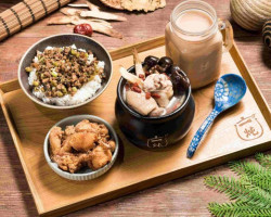 Yī Dùn Tǔ Jī Guō Jué Jiāng Diàn food
