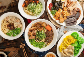 Niú Xiān Miàn Shí Guǎn food