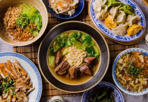 Lǎo Hé Shuǐ Jiǎo Niú Ròu Miàn Diàn food