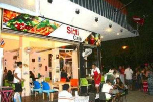 Sitti Cafe And food