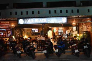 Four Black Pizzeria Coffee House food