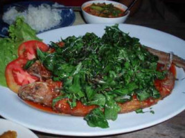 Baanrai Yarmyen food