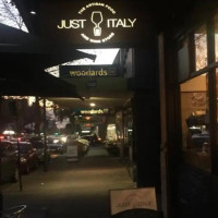 Just Italy Oakleigh East outside