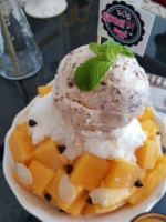 Sweet House Bingsu food