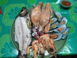 Natee Seafood food