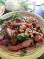 ร้านส้มตำแม่ไก่ food