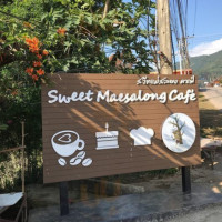 Sweet Maesalong Cafe inside