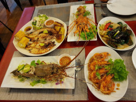 Chaweng Noi And Pub food