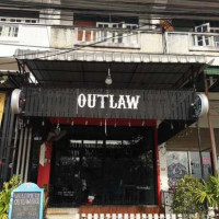 Outlaw Brewing food