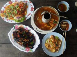 Family Thaifood Seafood food