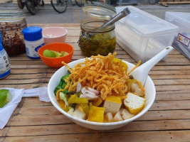 Dang Thai Food And Drink food