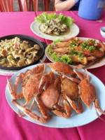 Lam Rew Seafood food