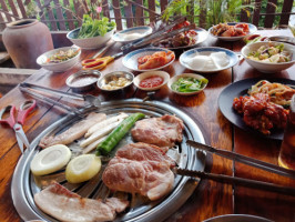 Mr. Gung Korean Bbq food