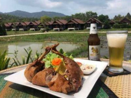 Aroi Duck Thai Cuisine food