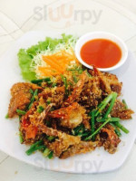 ร้านอาหาร แม่สมจิตร food