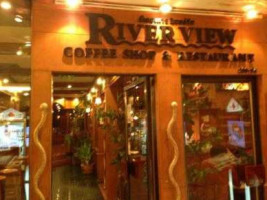 Riverview Coffee Shop outside