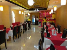 Shalimar Bar Und Restaurant food