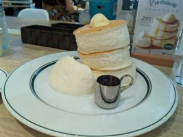 Gram Cafe Pancakes food