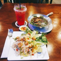 Rabbit Moon • All-day Dining Amatanakorn food