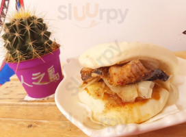 Lán Tiān Bái Yǔ Fun Sōng Wán food
