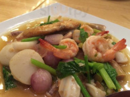 Laemcharoen Seafood food