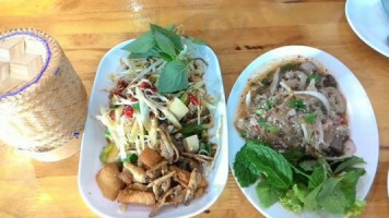 ร้านตำแหล food