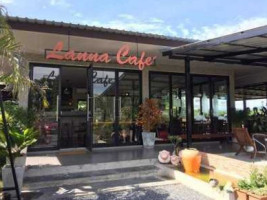 Lanna Cafe outside