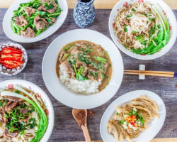 Huáng Xìng Huáng Jiā Niú Ròu Miàn food