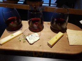 Fondru’s Fromagerie Wine food